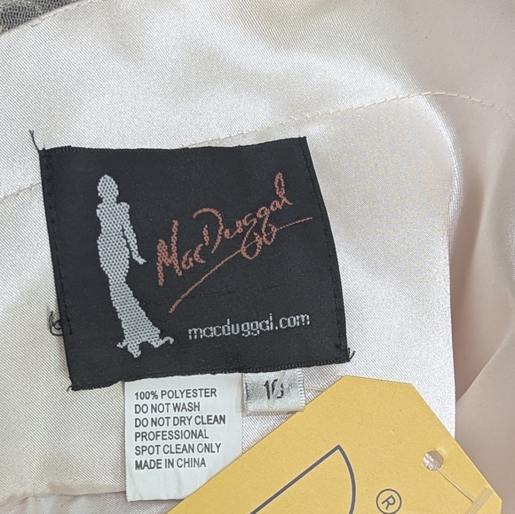 Mac Duggal Floral Embroidered Long Sleeve Dress, A-Line Gown in Cream Peachy NWT - Picture 15 of 15